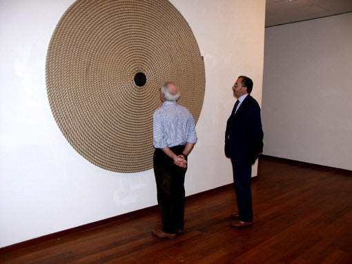 Achille Bonito e il gallerista Tommaso Ferrillo alla mostra